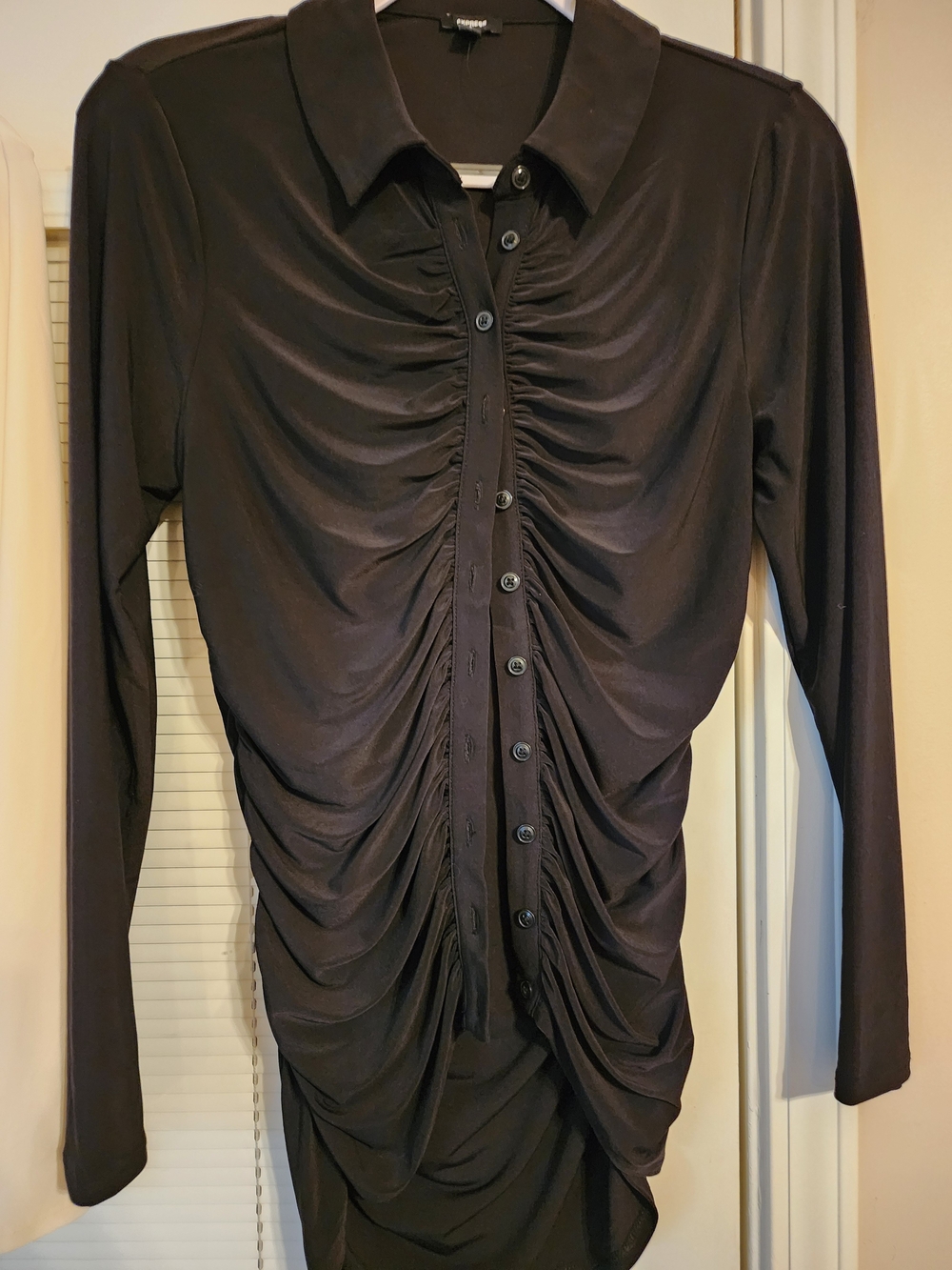 Women's Black Ruched Button-Front Top